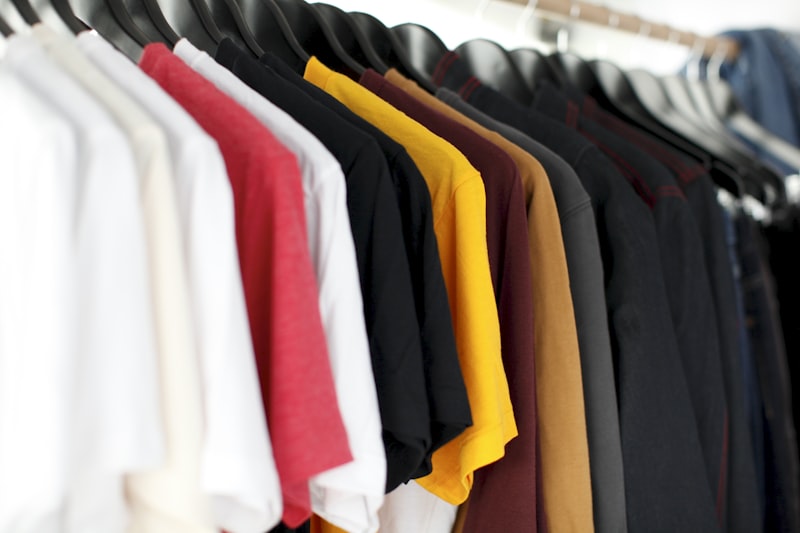 The Subtractive Wardrobe: How 24 Pieces Liberate Your Morning