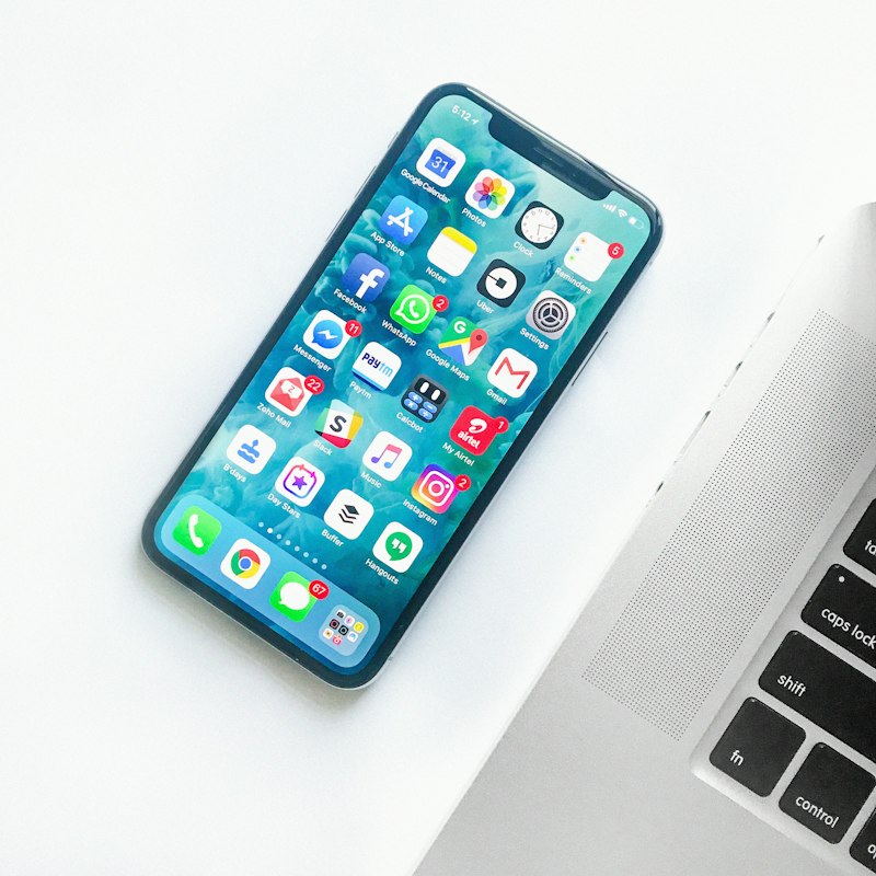 The Clean Smartphone Experiment: 30 Days with a Grayscale Display