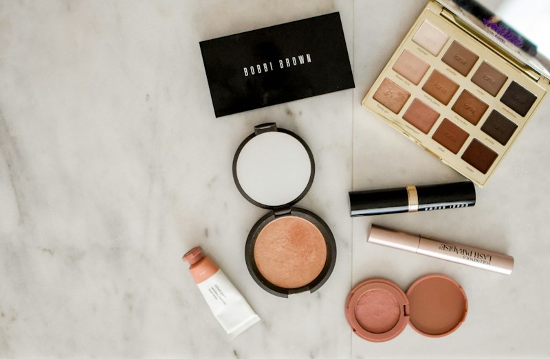 The Five-Minute Daily Makeup Blueprint for Clean, Natural Definition