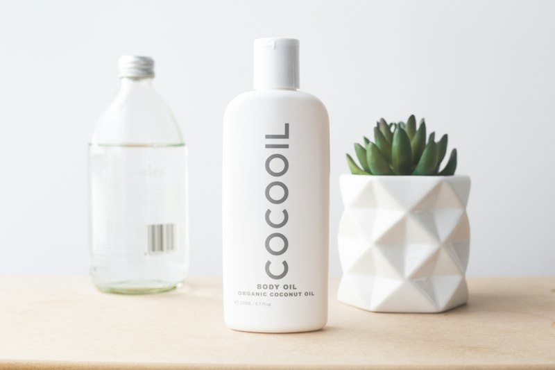 Botanical Cleansing Balms: Dissolving Water-Resistant SPF Effortlessly