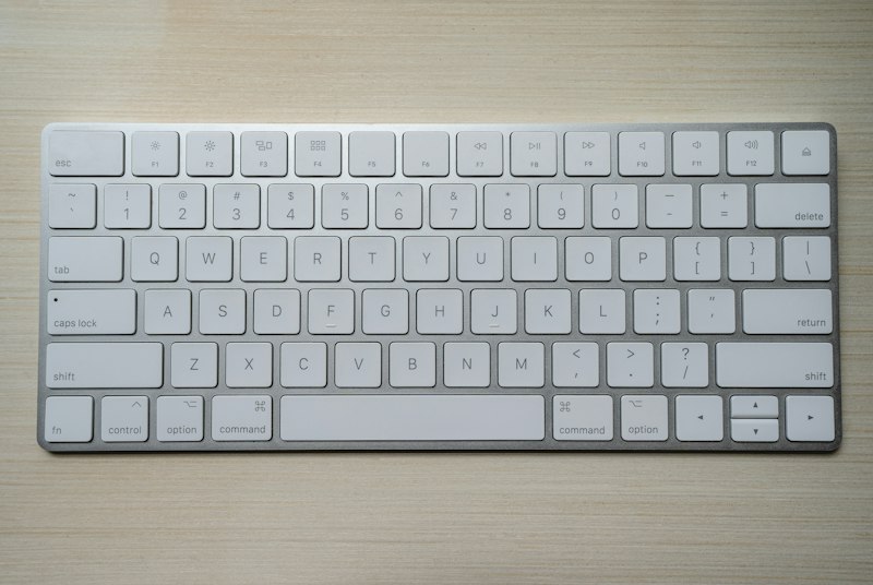 Mechanical Keyboards for Writers: Ergonomics, Key Travel, and Sound